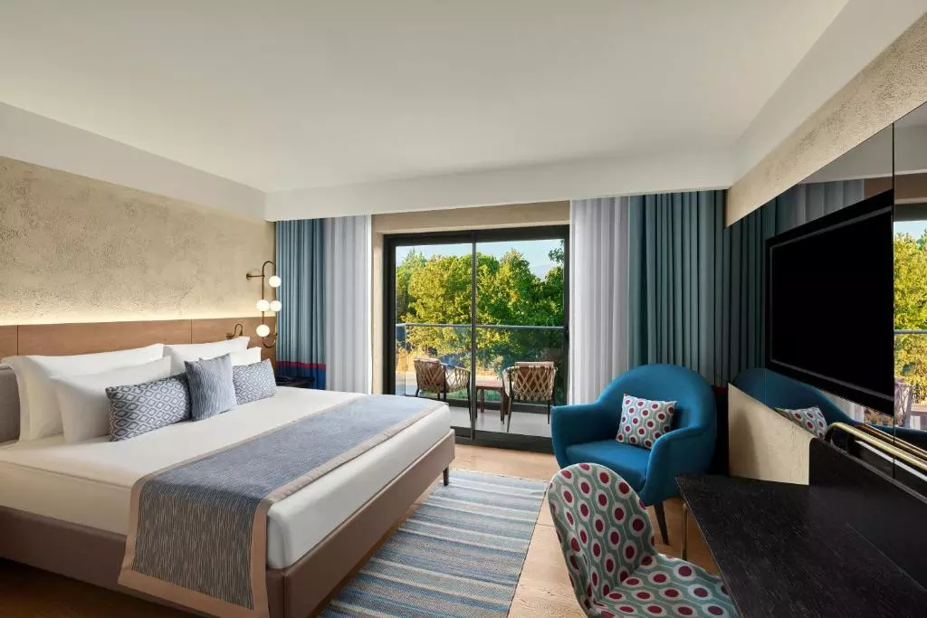 اتاق دبل هتل آکرا تی یو آی بلو سنسیتوری